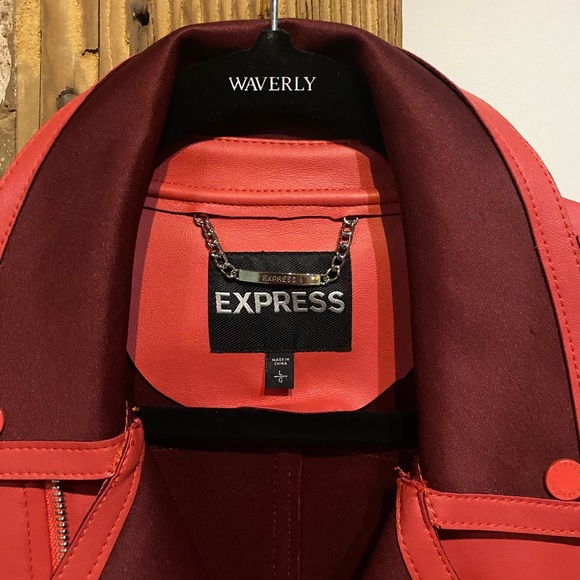 Express - Picture 3 of 3